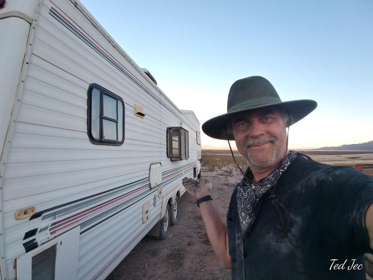Camping At Desert Gardens Oasis At Lobo, Texas Van Horn Kültér fotó