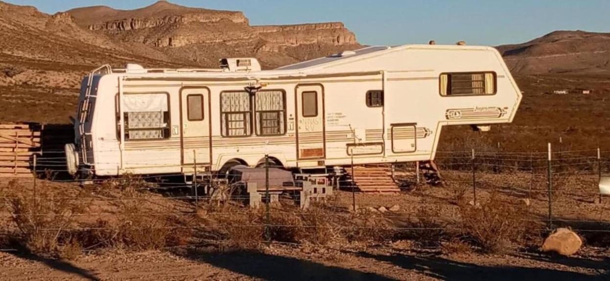 Camping At Desert Gardens Oasis At Lobo, Texas Van Horn Kültér fotó